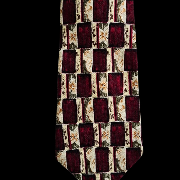 Burgandy Cream Mens Tie 100% Silk - Picture 3 of 4